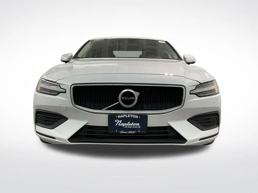 Used 2020 Crystal White Pearl Volvo T5 Momentum image 5