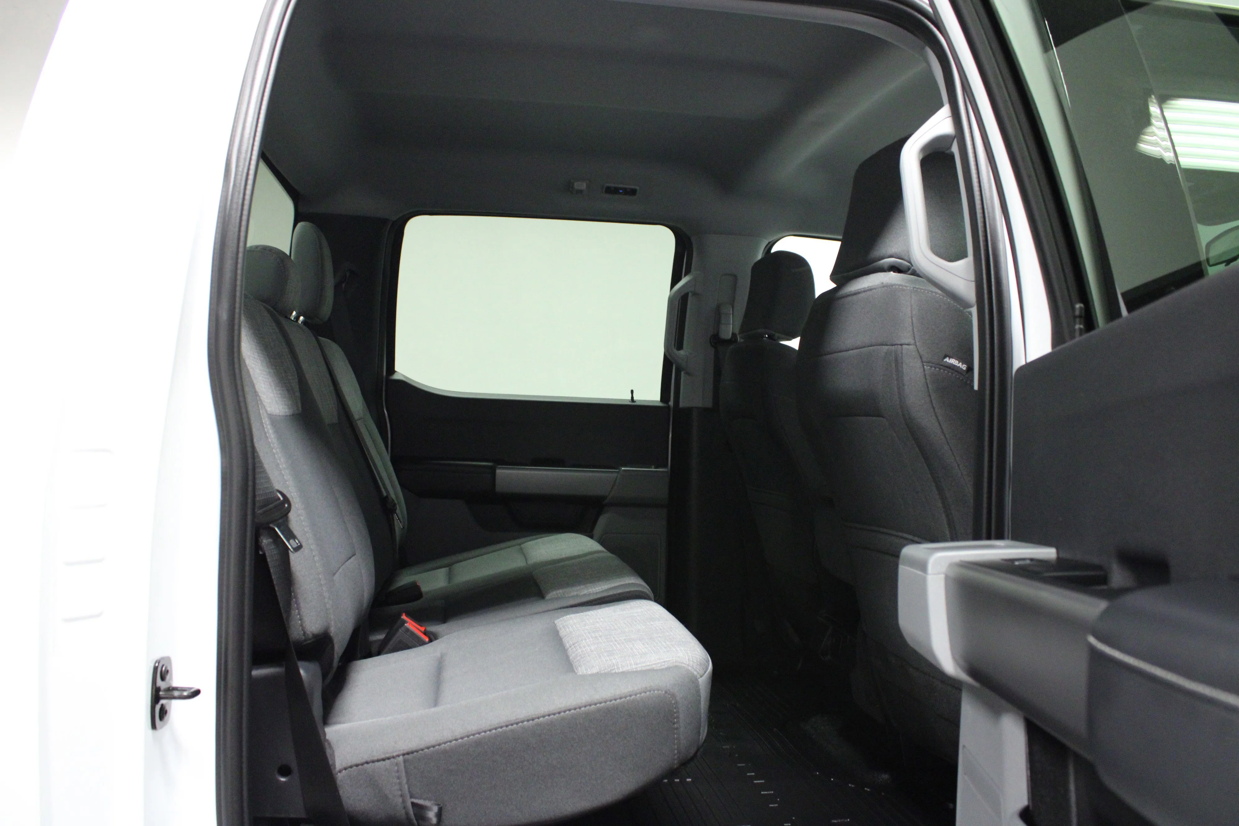 Used 2026 Oxford White Ford XLT image 15