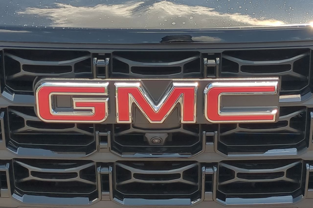 New 2026 Onyx Black GMC Elevation image 31