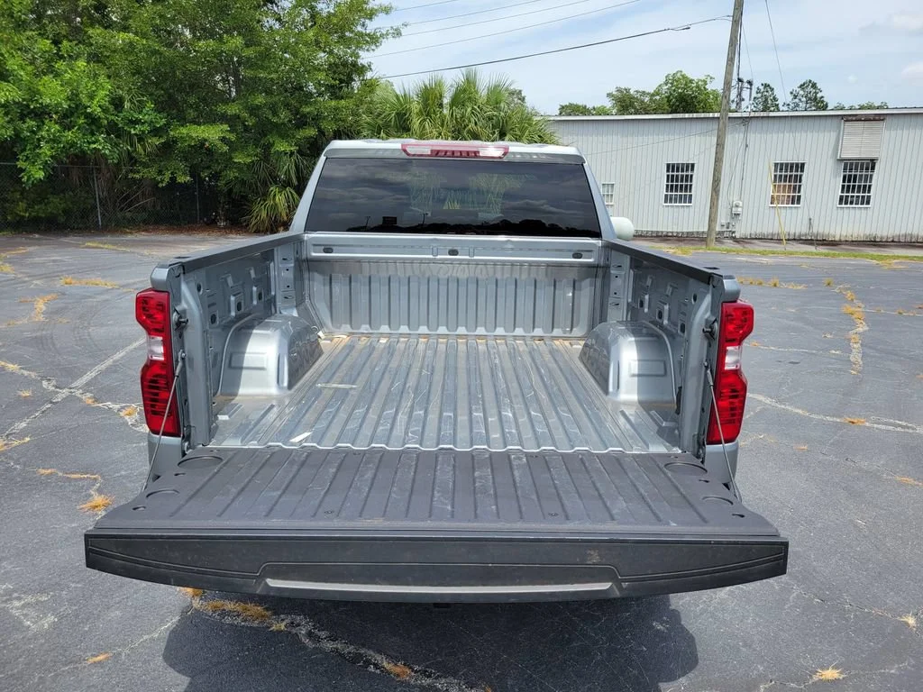 Used 2026 Sterling Gray Metallic Chevrolet LT image 12