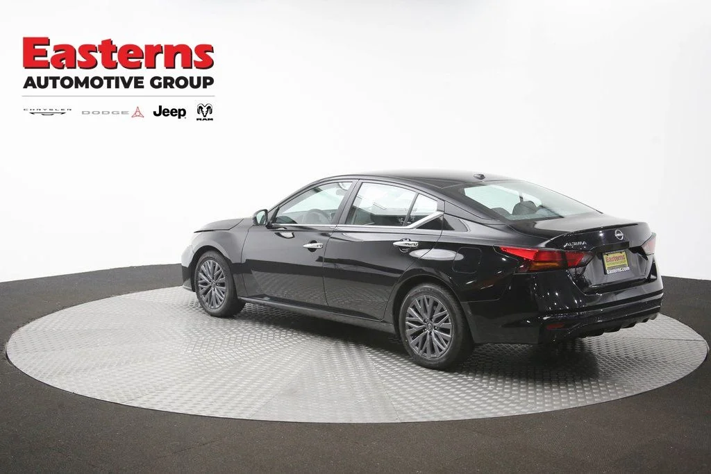Used 2025 Black Nissan 2.5 SV image 63