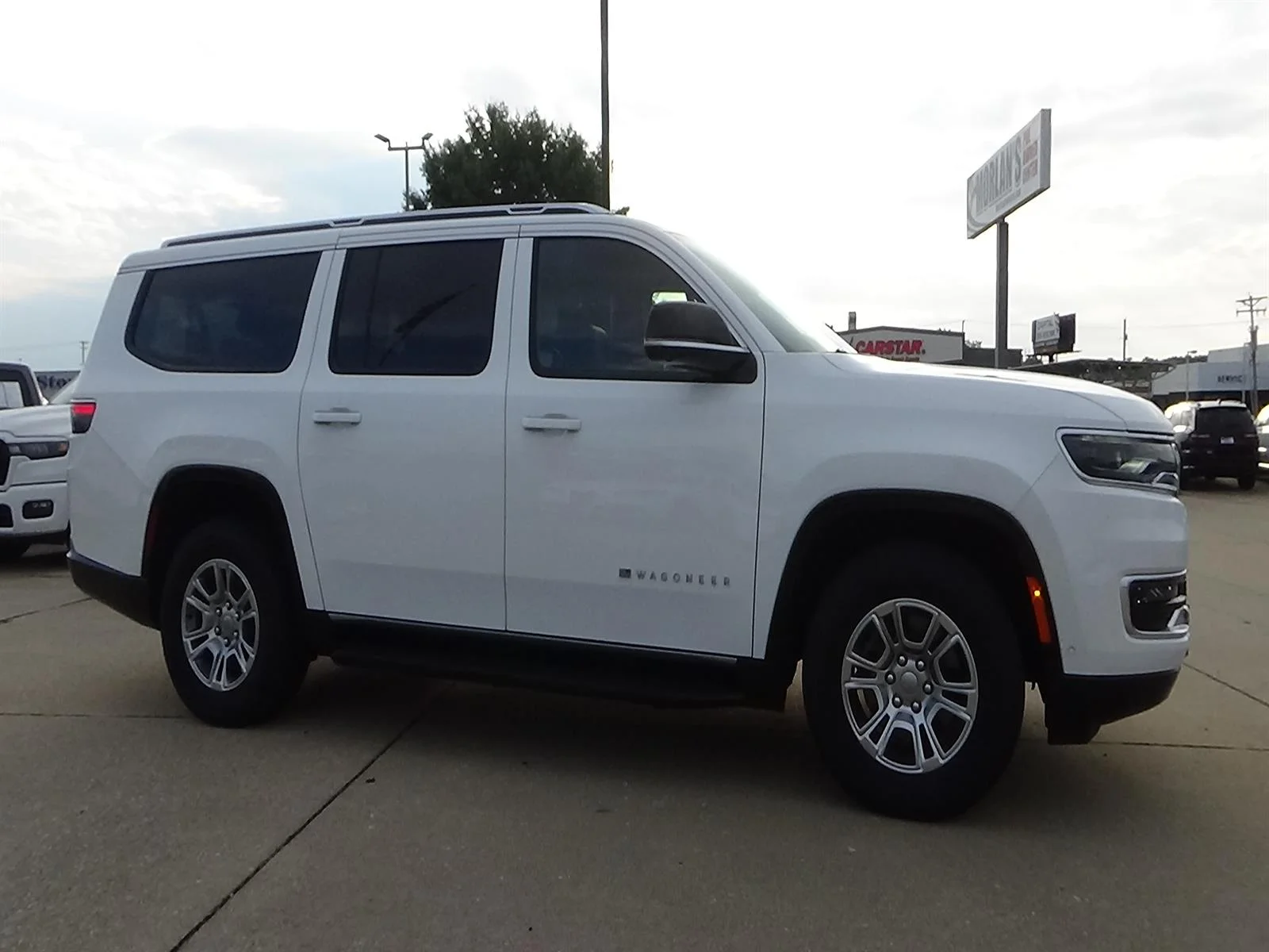 Certified Used 2024 Bright White Clear Coat (pw7) Jeep Base image 5
