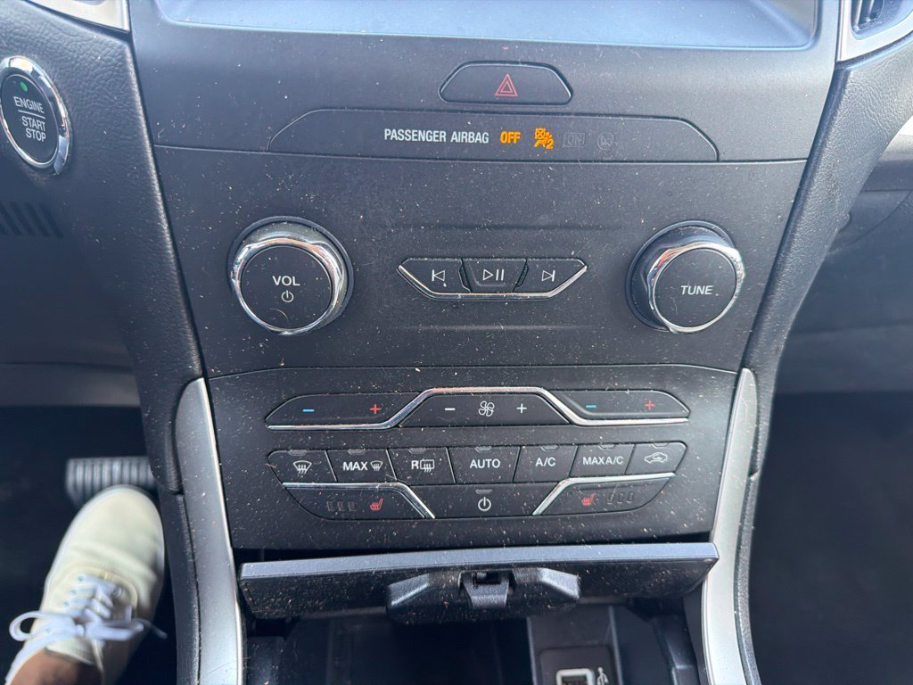 Used 2020 White Ford SEL image 13