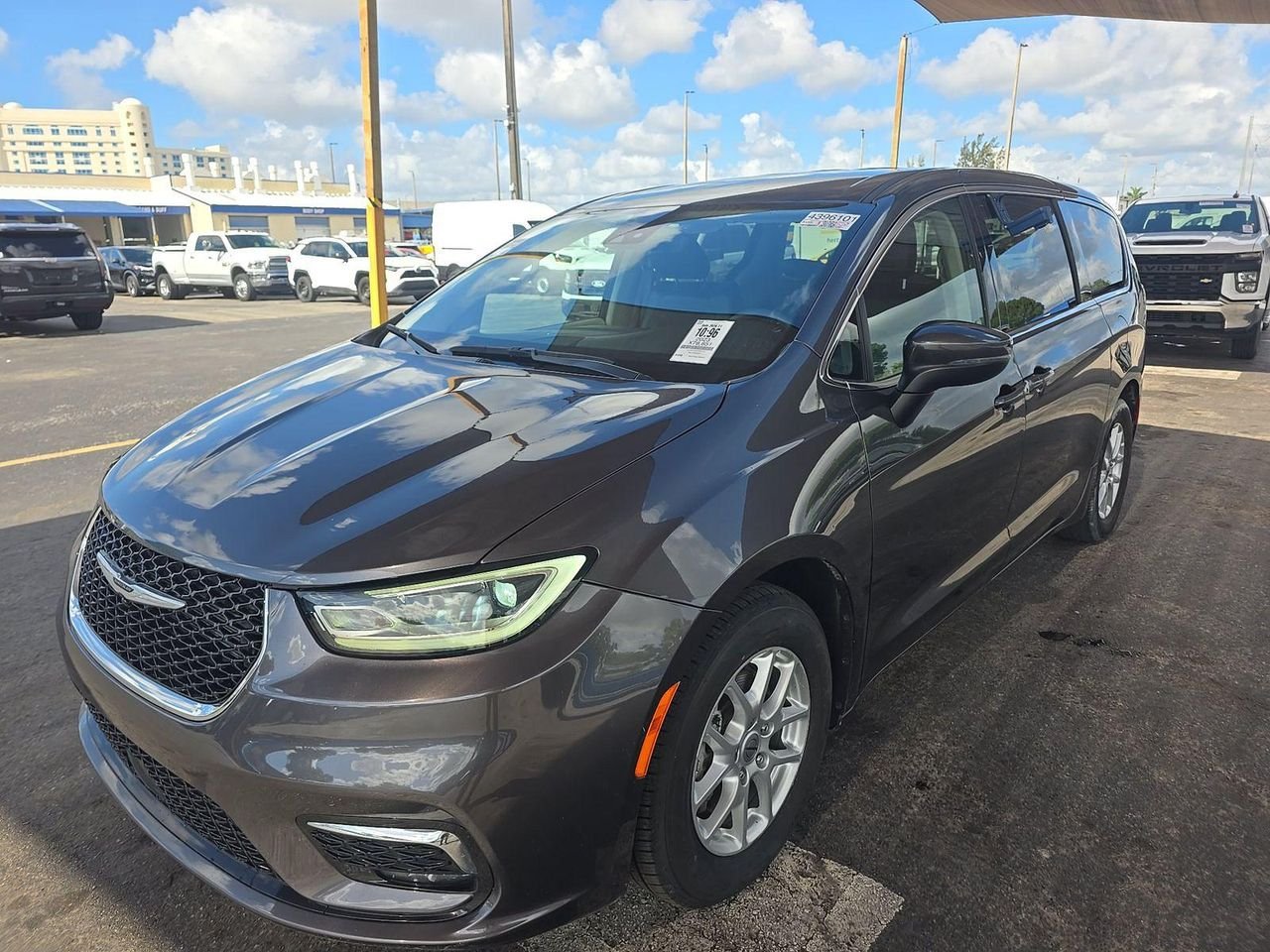 2023 Chrysler Pacifica's photo