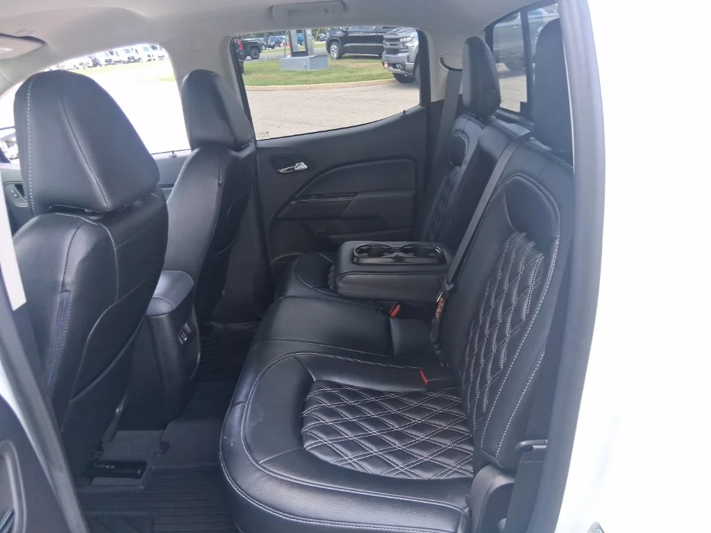Used 2022 White Chevrolet Z71 image 16