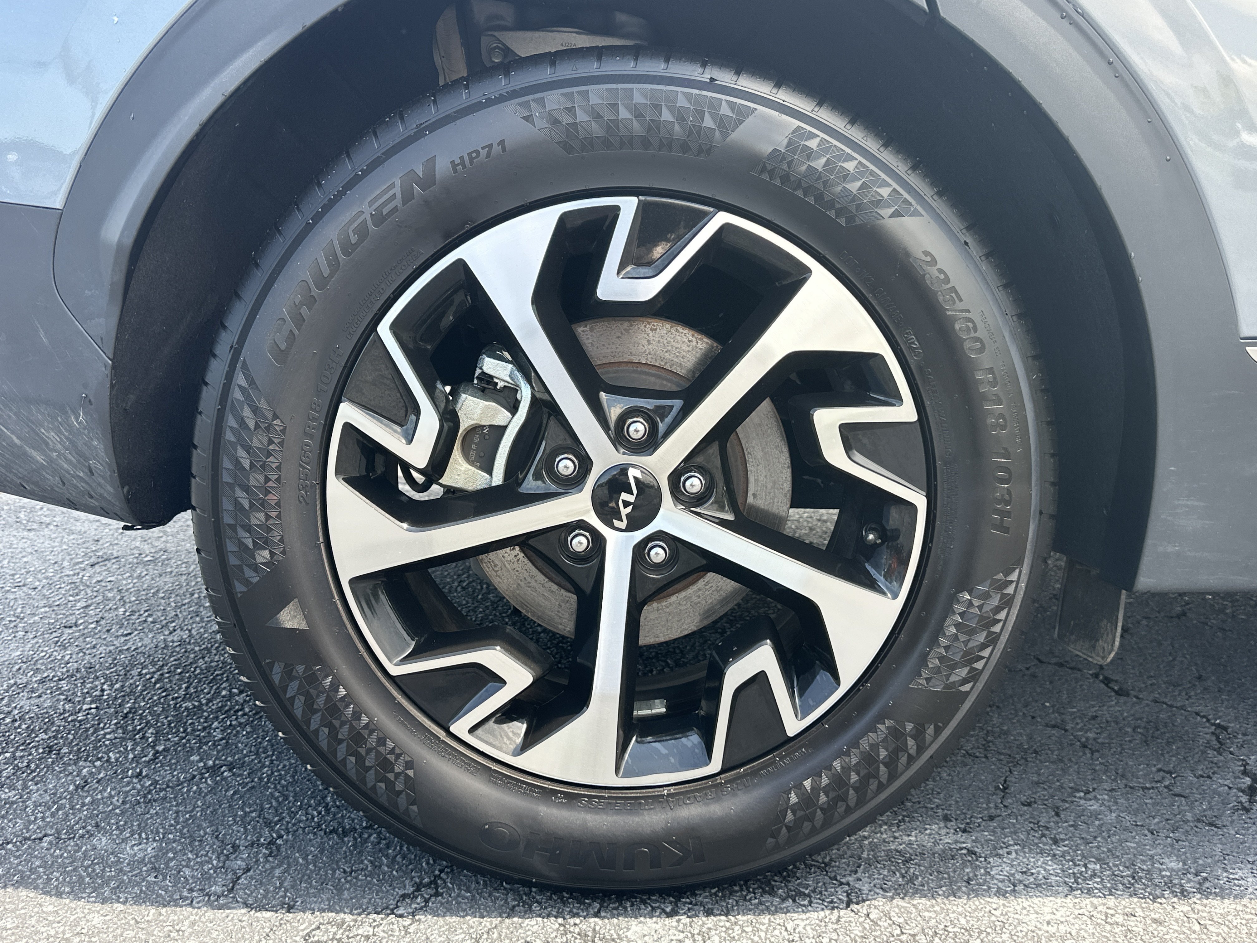 Used 2025 Everlasting Silver Kia EX image 18