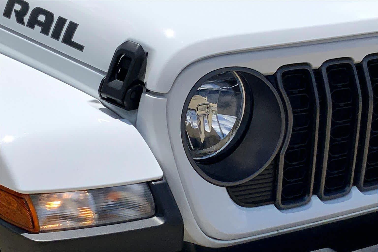 Used 2024 Bright White Clearcoat Jeep Texas Trail image 25