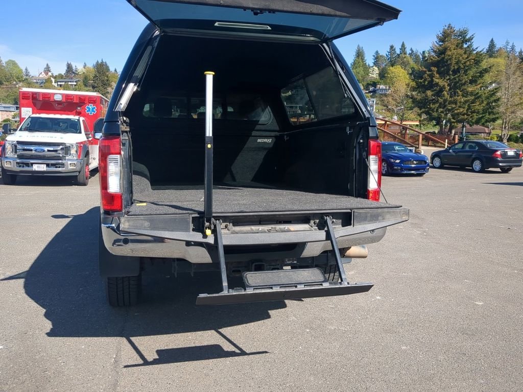 Used 2017 Black Ford Lariat image 23