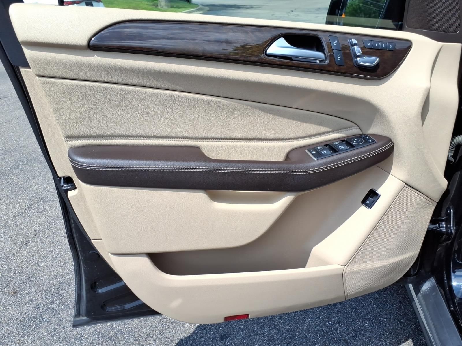 Used 2016  Mercedes-Benz GLE 350 image 16