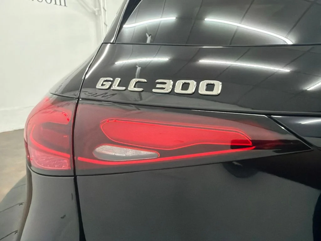 New 2027 Black Mercedes-Benz GLC 300 image 11