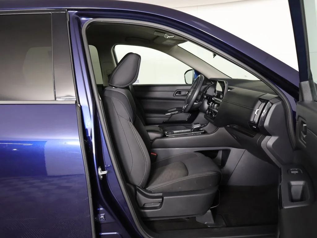 Used 2024 Blue Nissan SV image 29