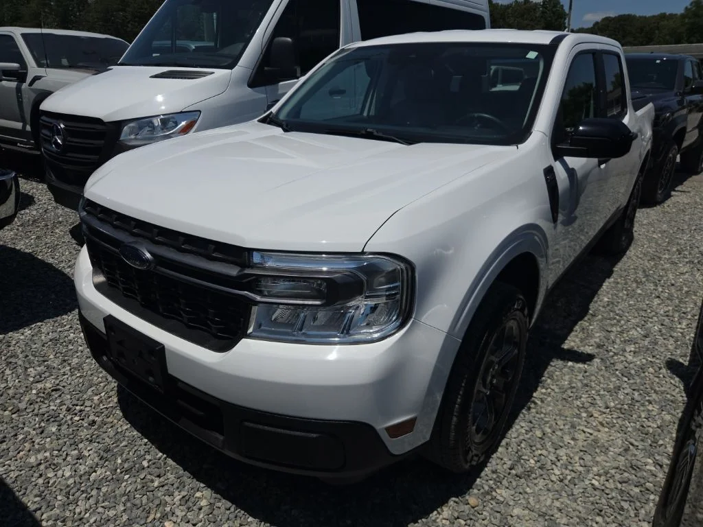 Used 2024 White Ford XLT image 1