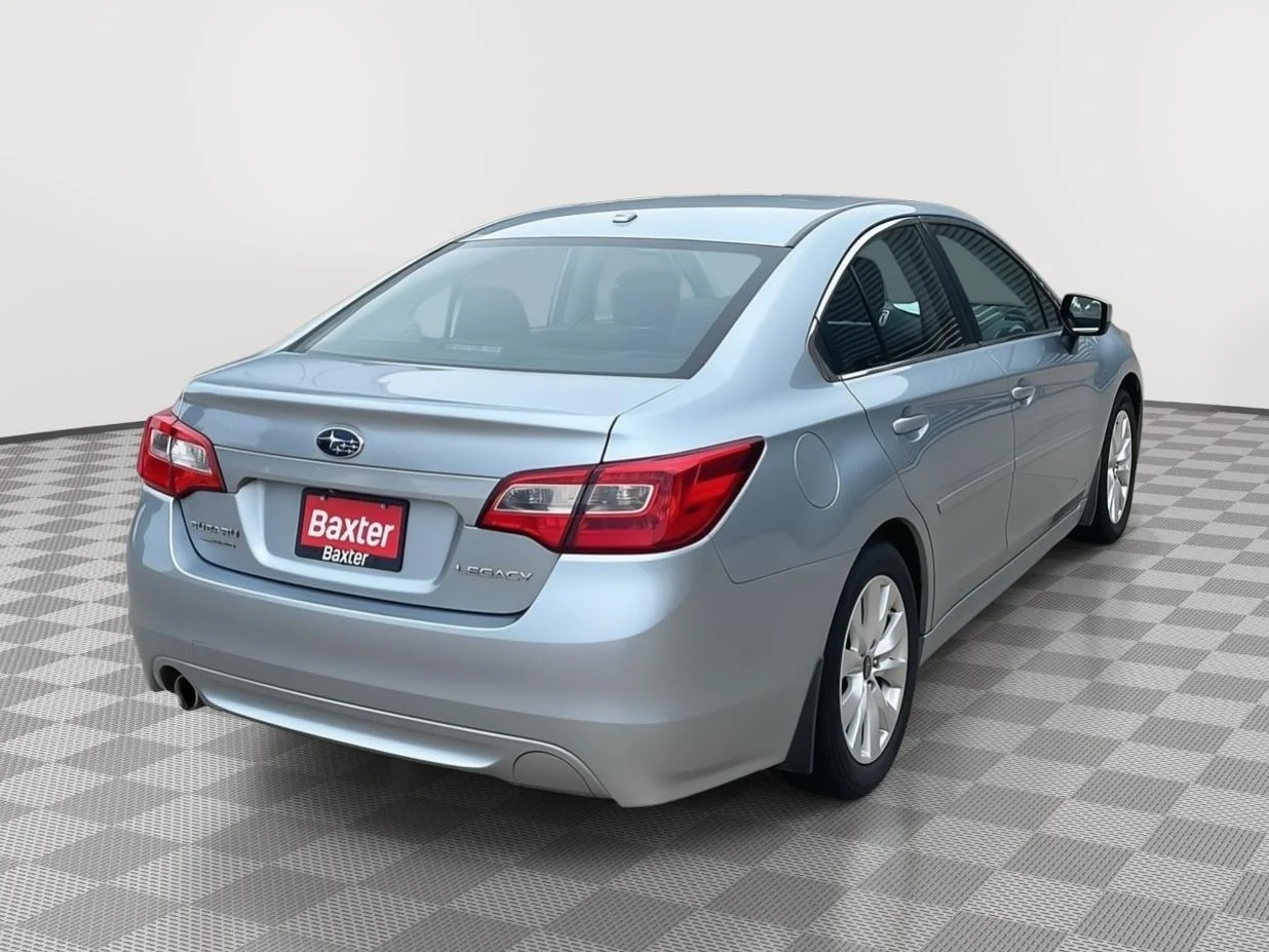 Used 2015 Ice Silver Metallic Subaru 2.5i Premium image 3