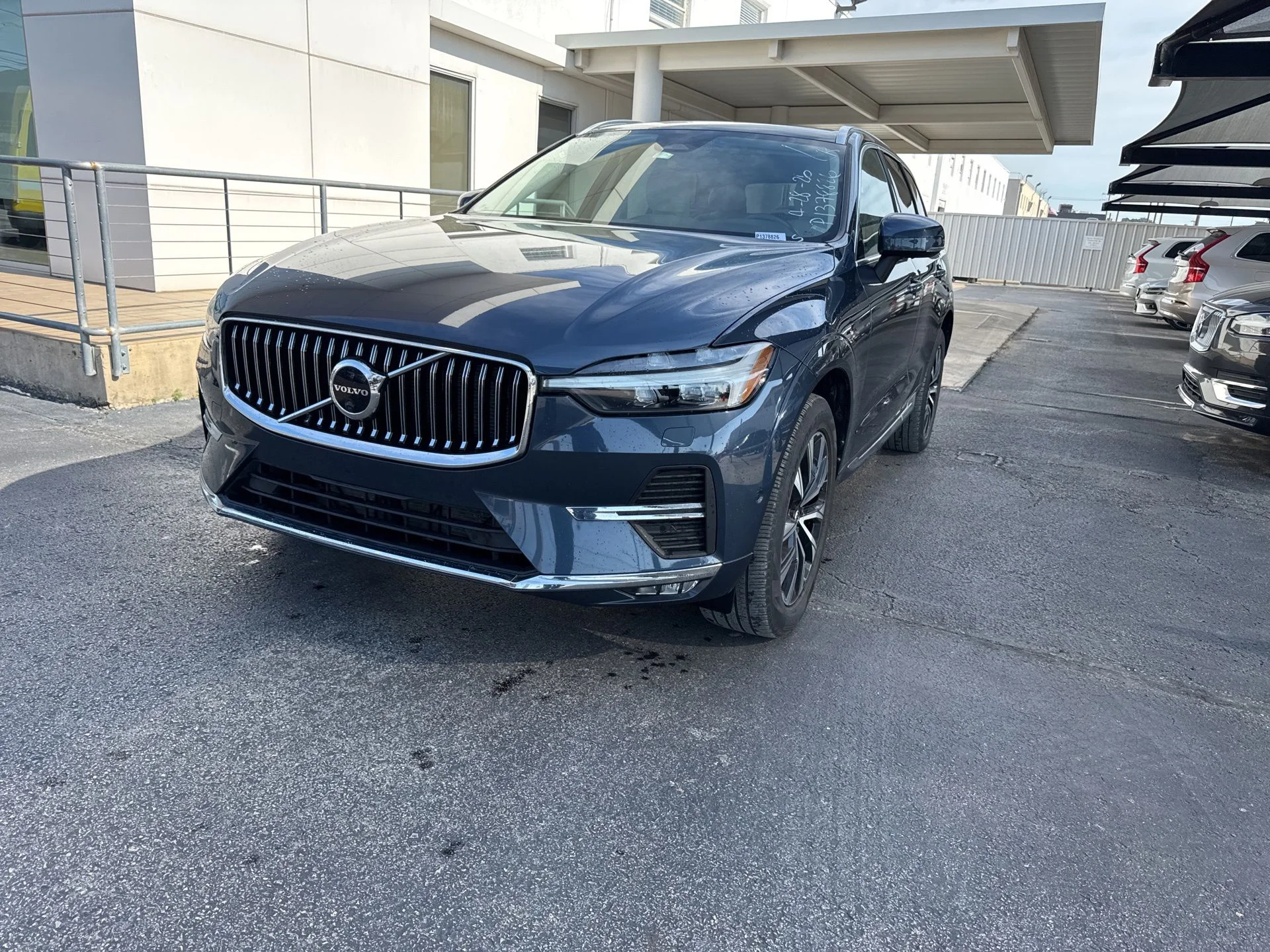2023 Volvo XC60 B5 Plus Bright Theme FWD's photo