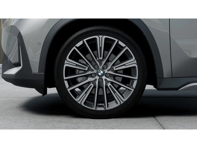 New 2026 Space Silver Metallic BMW  image 7