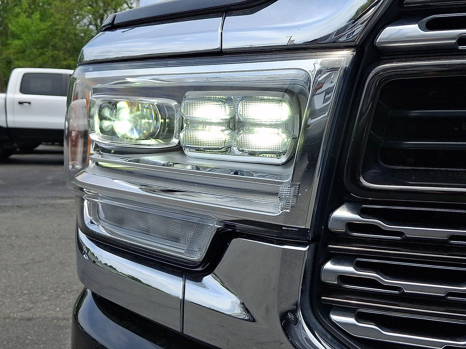 Used 2023 Diamond Black Crystal Pearlcoat Ram Limited image 10