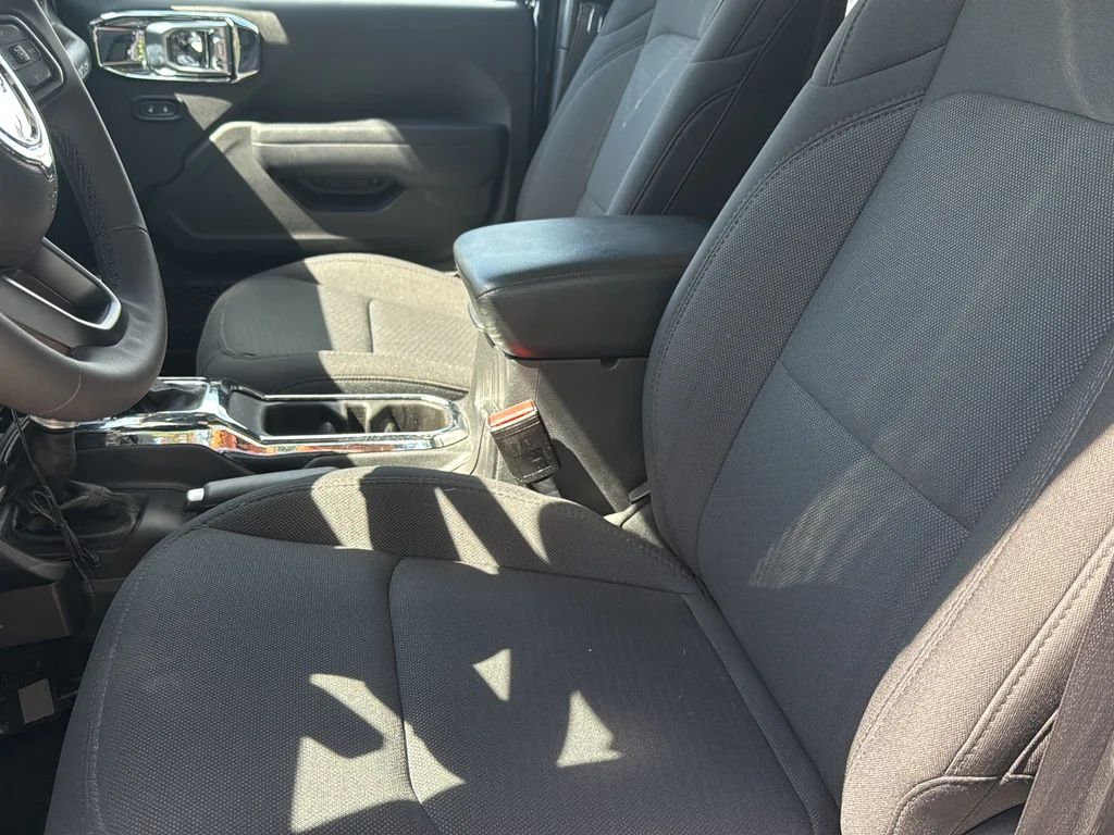 Used 2023 Black Jeep High Tide image 17