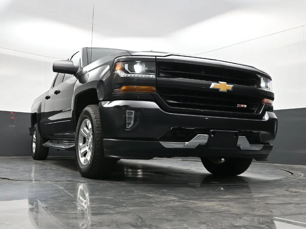 Used 2016 Tungsten Metallic Chevrolet LT image 26