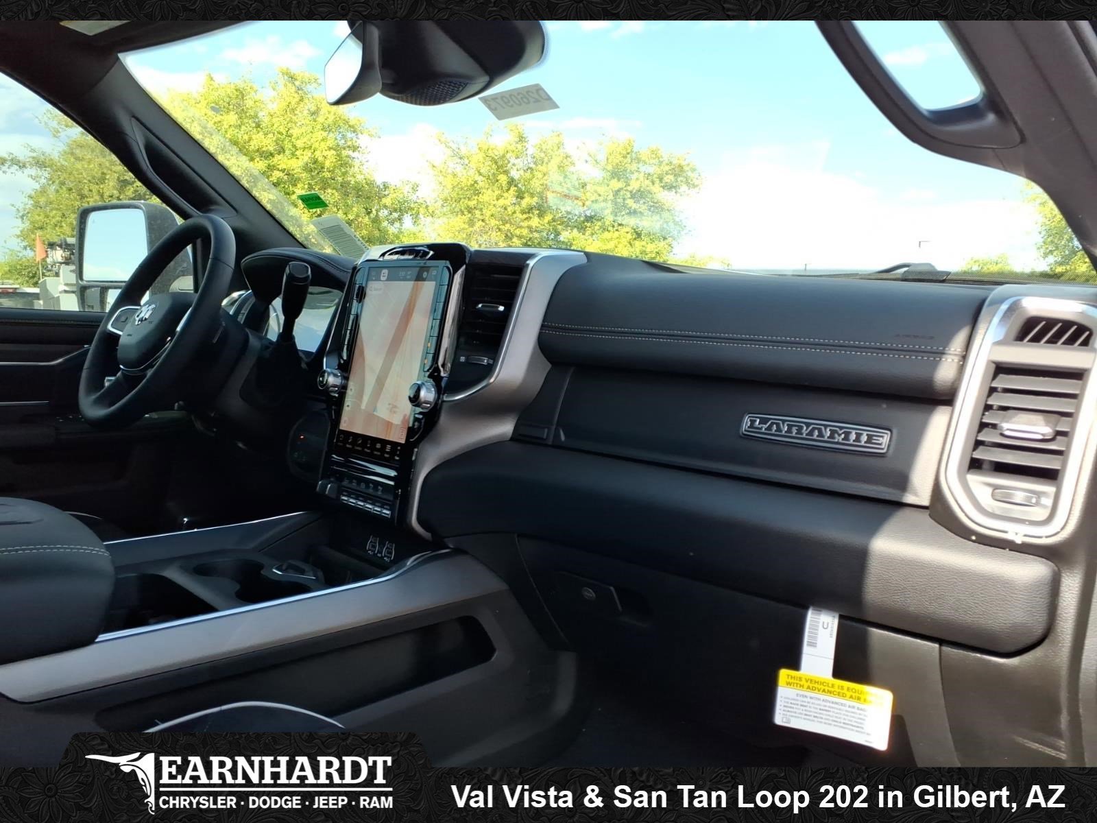 New 2026 Diamond Black Crystal Pearl-Coat Exterior Paint RAM Laramie image 6