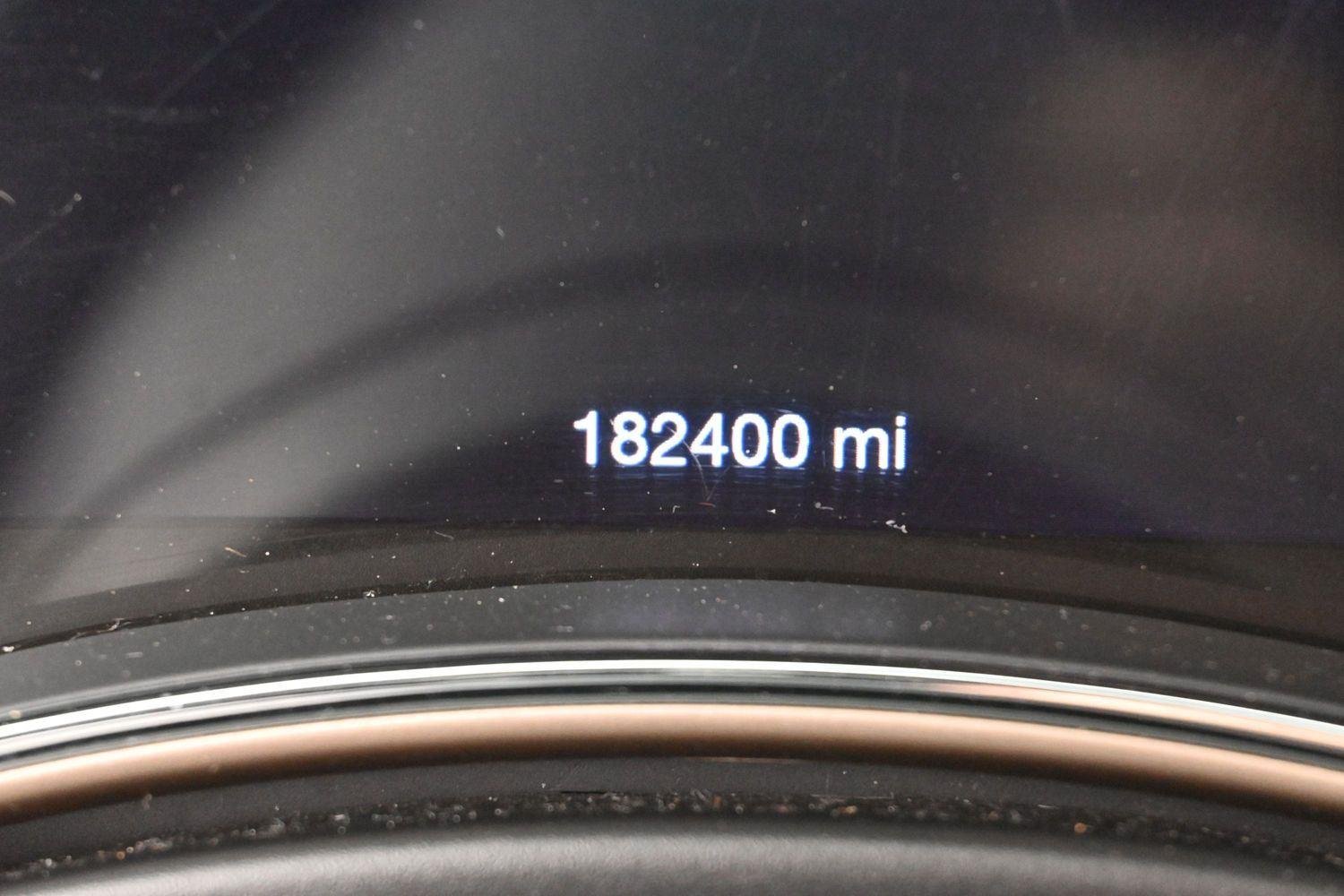 Used 2016 Granite Crystal Metallic Clearcoat Jeep Laredo image 19