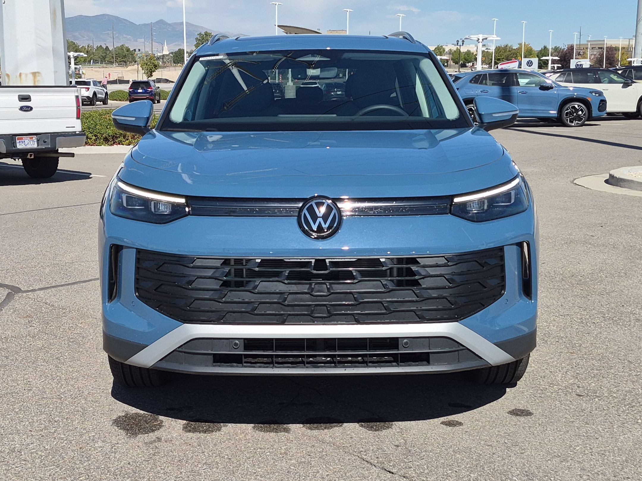 New 2026 Monterey Blue Pearl Volkswagen SE image 9