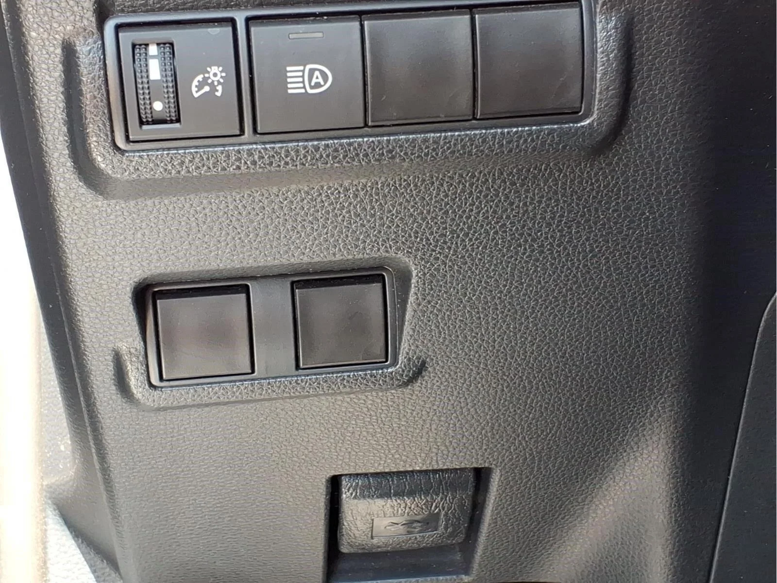 Used 2024 Sonic Silver Toyota L image 19