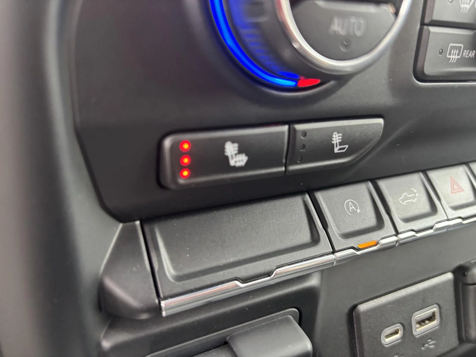 Used 2021 SUMMIT WHITE Chevrolet RST image 27