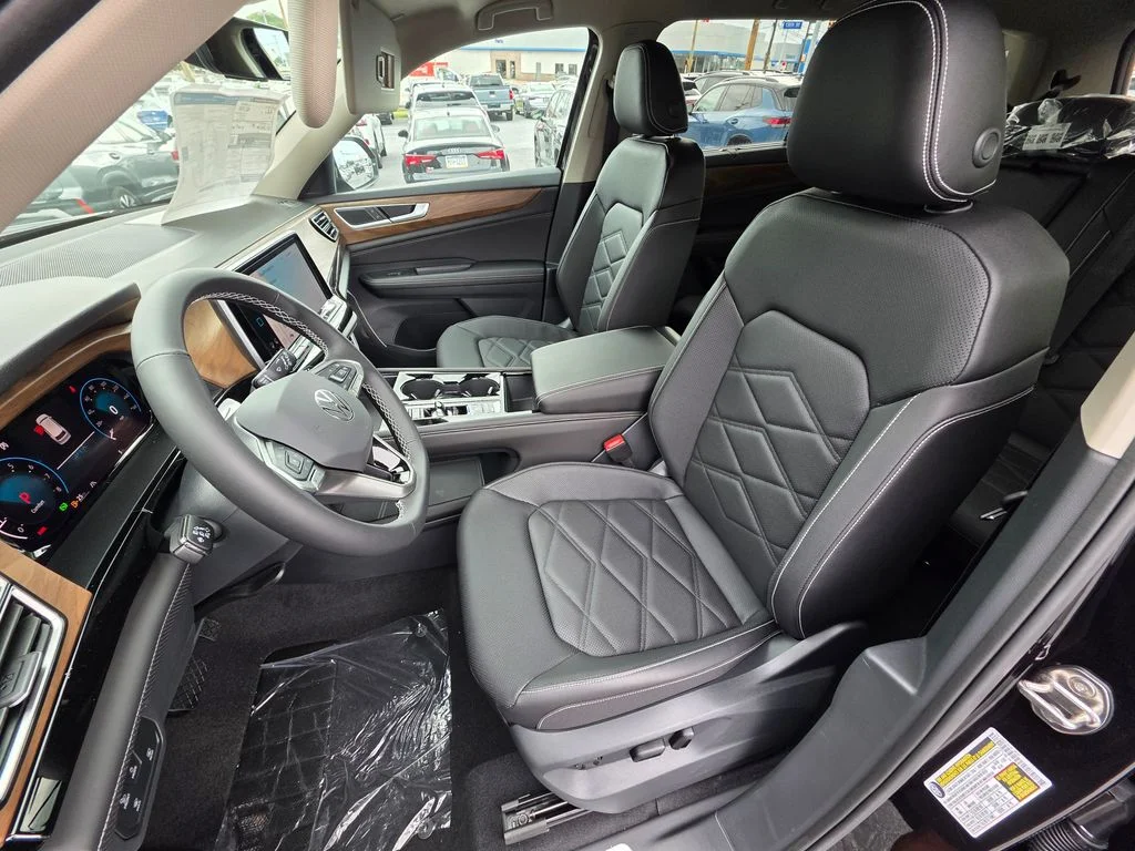 New 2026 Deep Black Pearl Volkswagen 2.0T SE w/Technology image 11