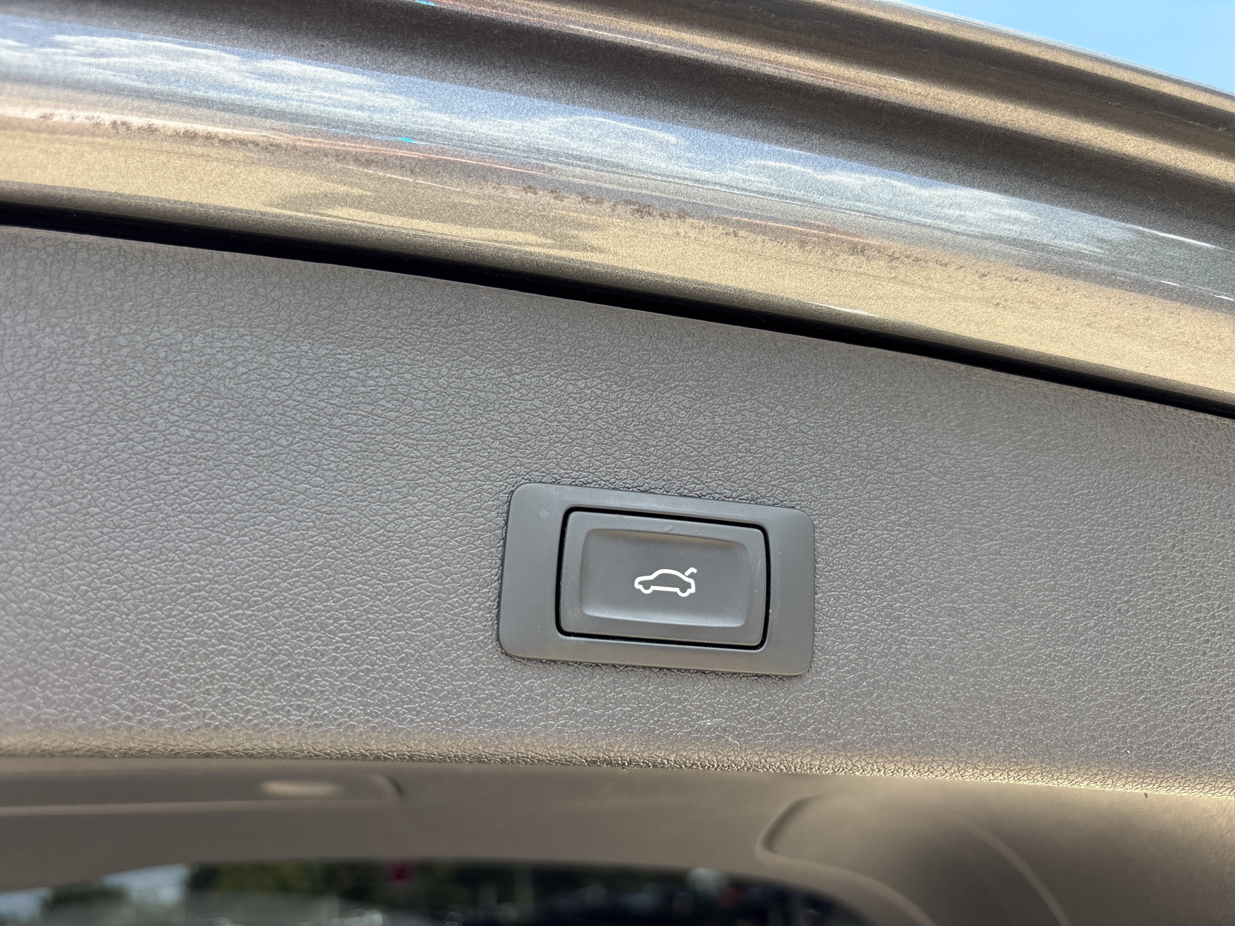 Used 2014  Audi Premium Plus image 11