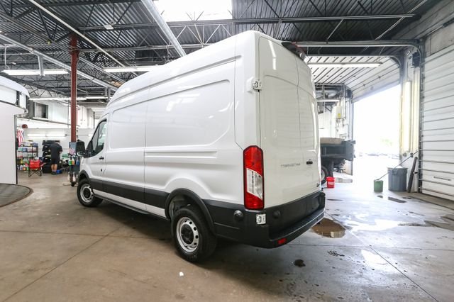 Used 2025  Ford Base image 7