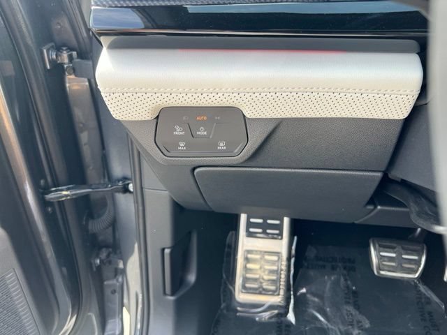 2025 Volkswagen Atlas Cross Sport SEL Premium R-LINE - Photo 16