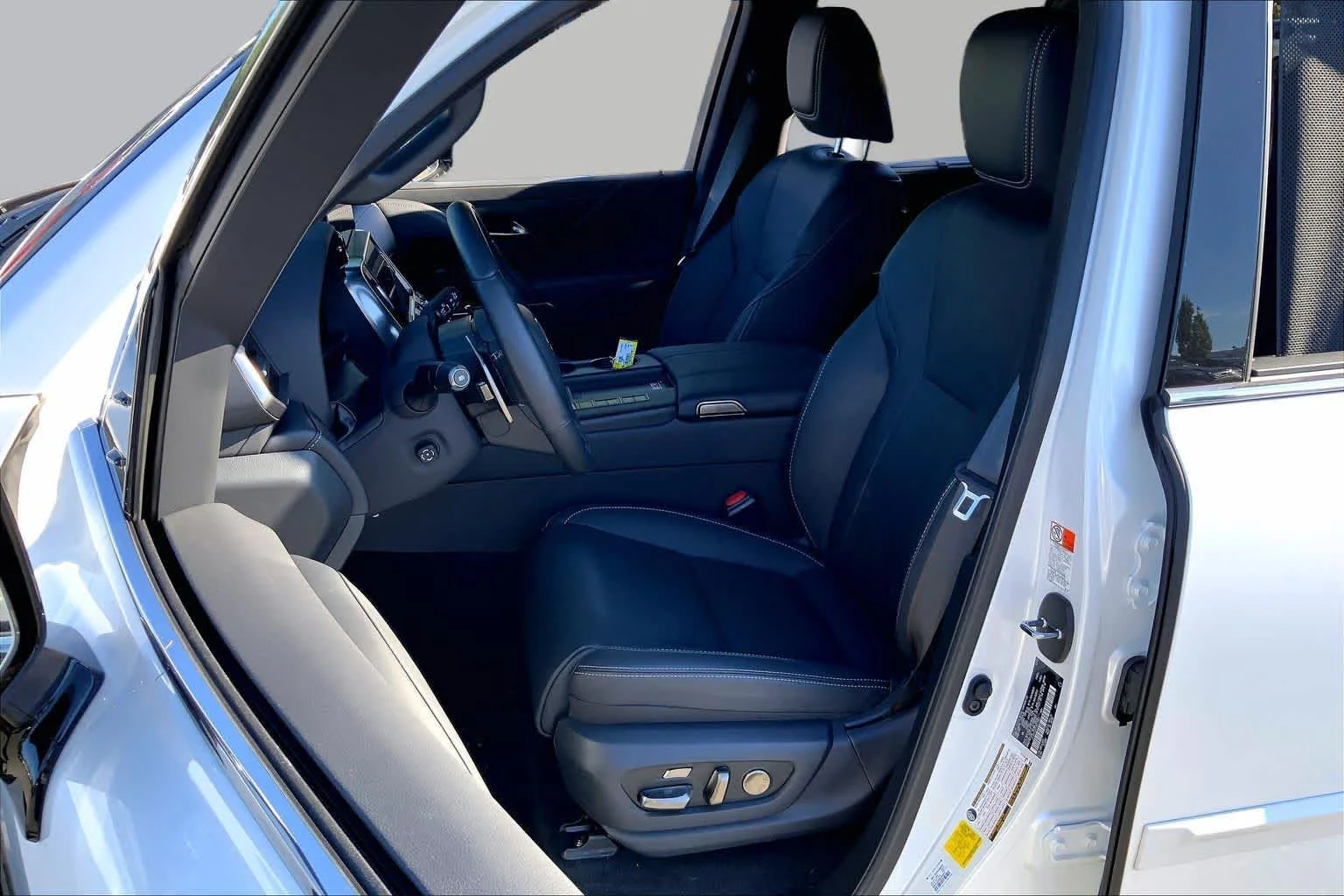 Certified Used 2026 Eminent White Pearl Lexus Luxury image 8
