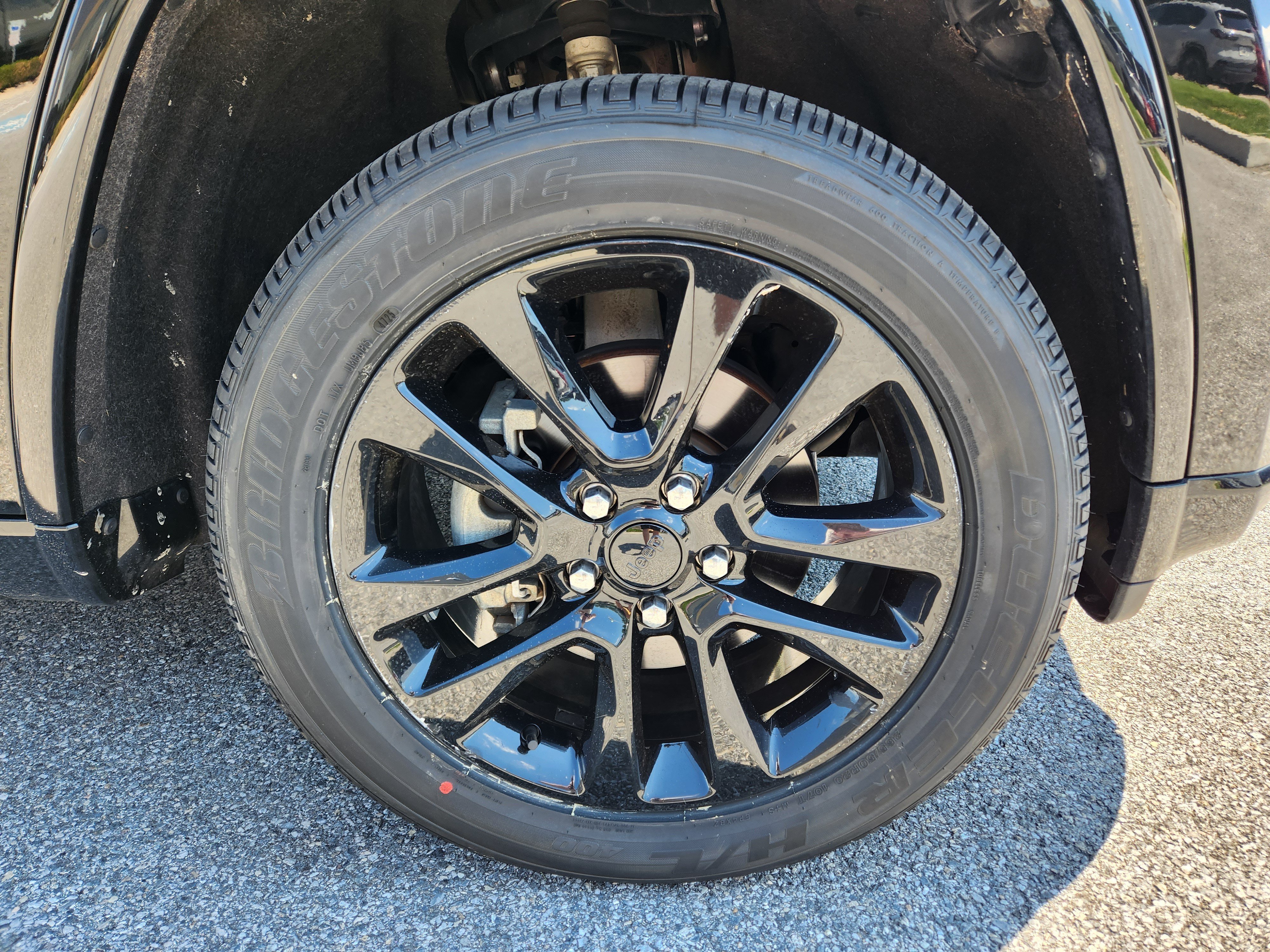 Used 2019 Diamond Black Crystal Pearlcoat Jeep Altitude image 7