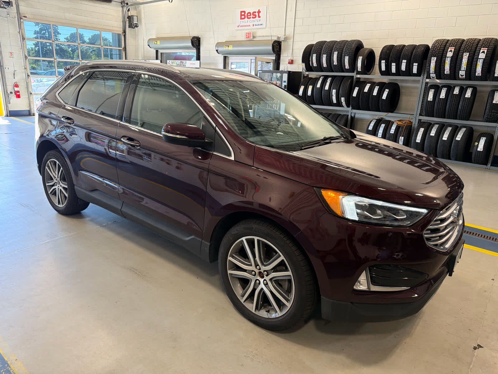 Used 2022 Burgundy Velvet Metallic Tinted Clearcoat Ford Titanium image 6