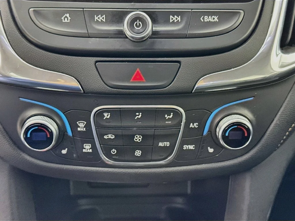 Used 2020 Iridescent Pearl Tricoat Chevrolet Premier image 17