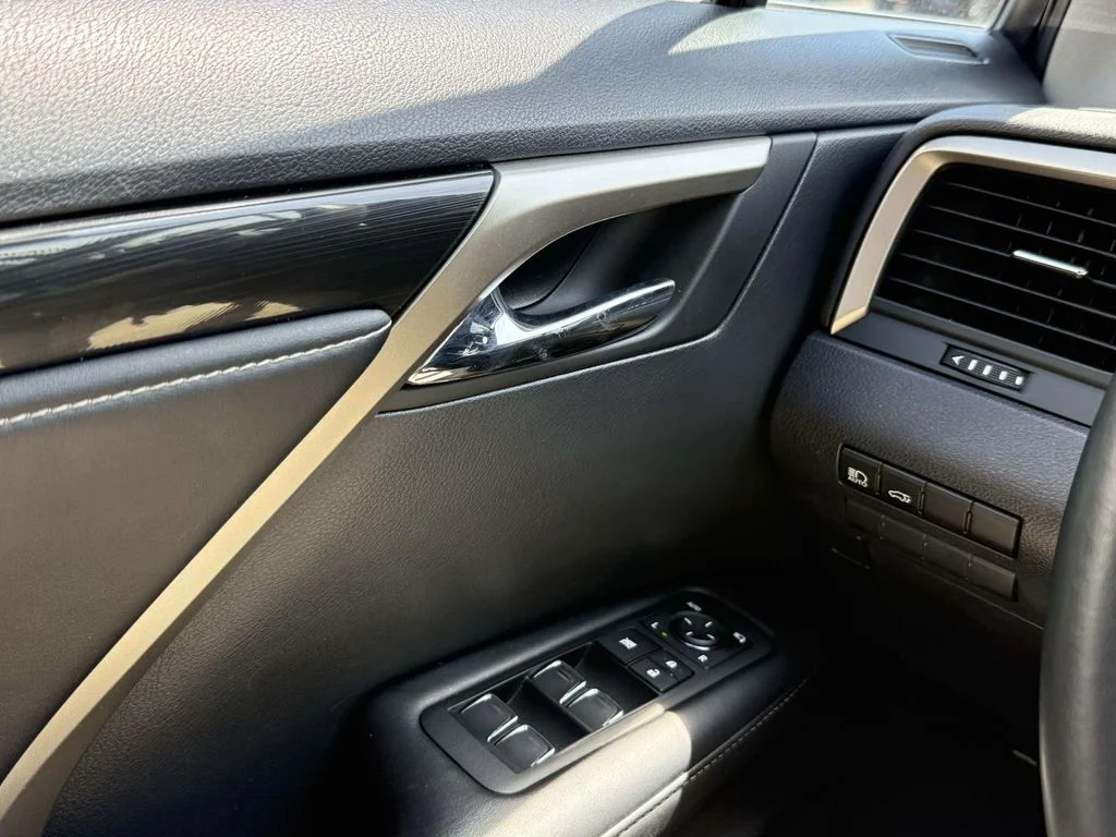 Used 2021  Lexus 350 image 33