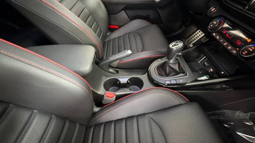 Used 2023 White Kia GT Manual image 35