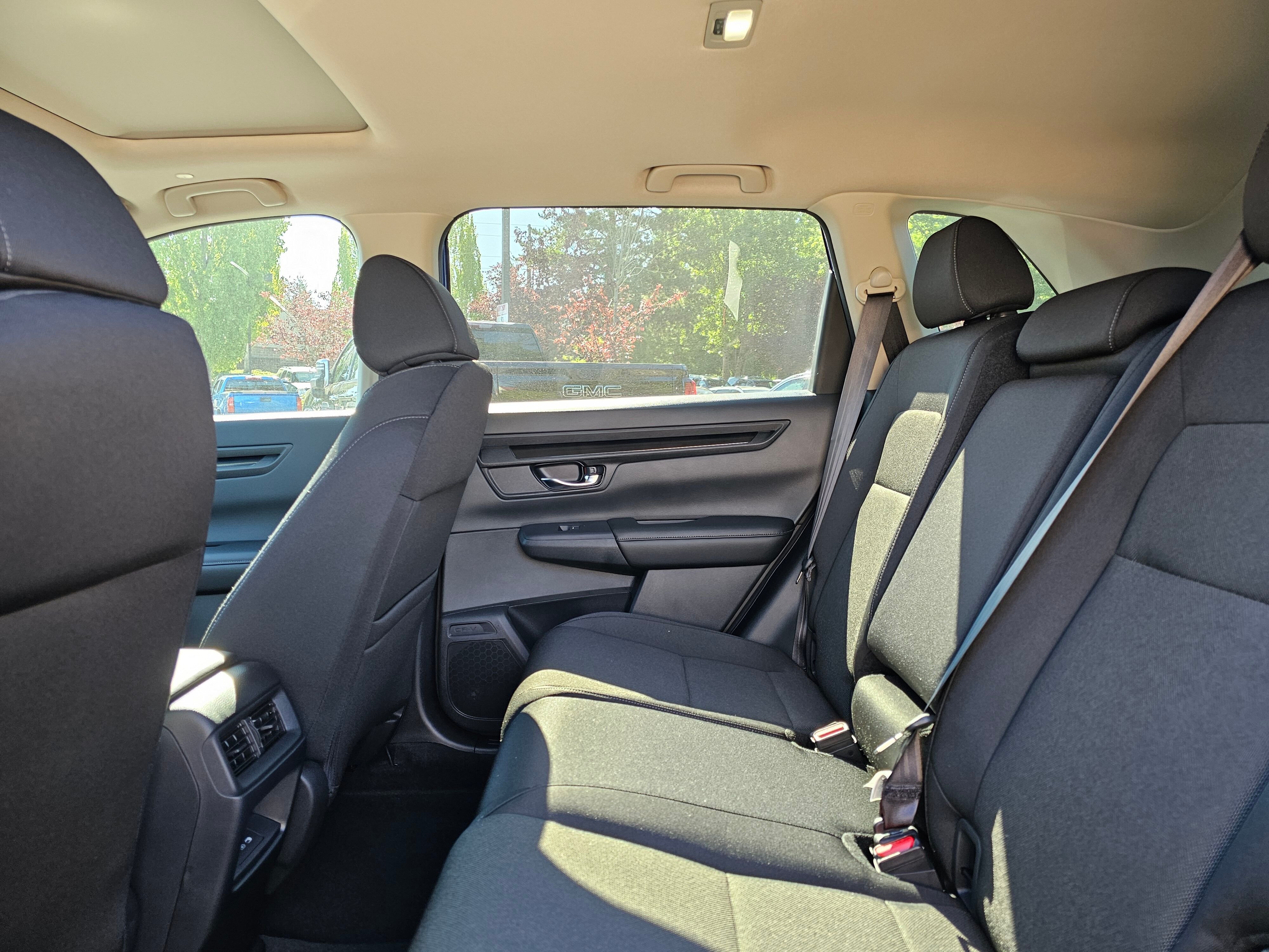 2025 Honda CR-V EX - Photo 18