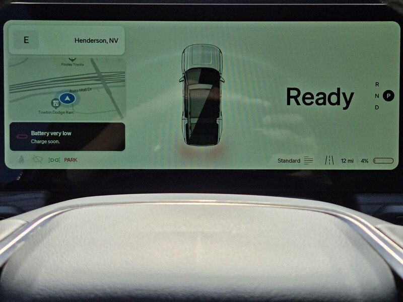 Used 2024  Rivian Adventure image 31
