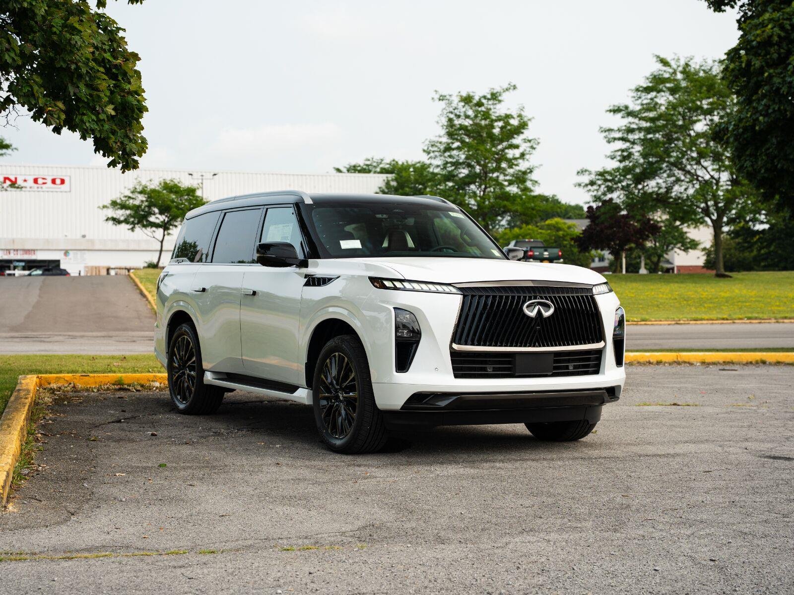 New 2027 2T RADIANT WHIT INFINITI Autograph 4WD image 3