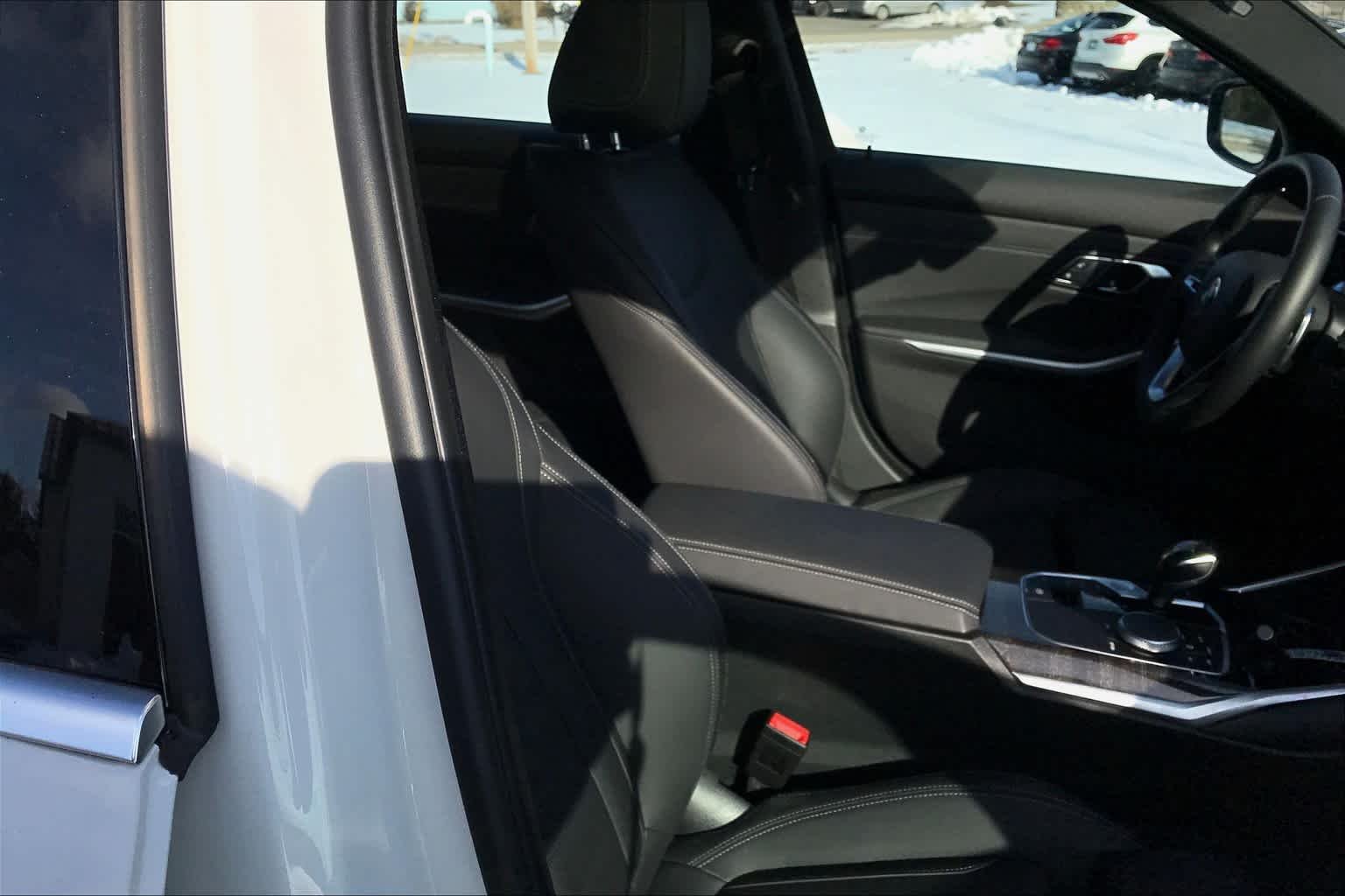 Used 2019 Alpine White BMW 330i xDrive image 11