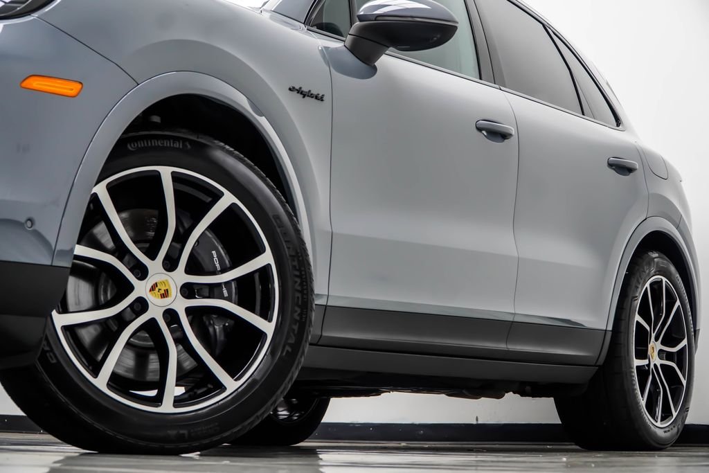 Used 2024 Gray Porsche Base image 3