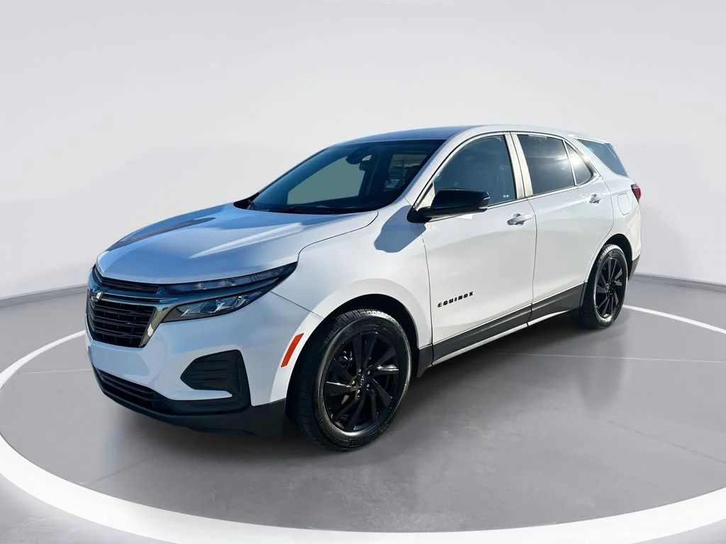 2024 Chevrolet Equinox LS's photo