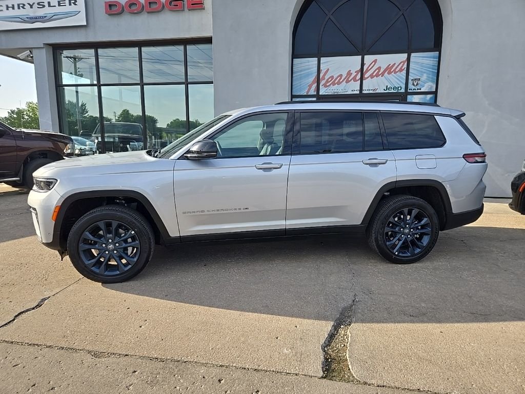 New 2026 Silver Zynith Exterior Paint Jeep  image 5