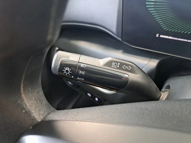 Used 2025 Black Kia LXS image 21