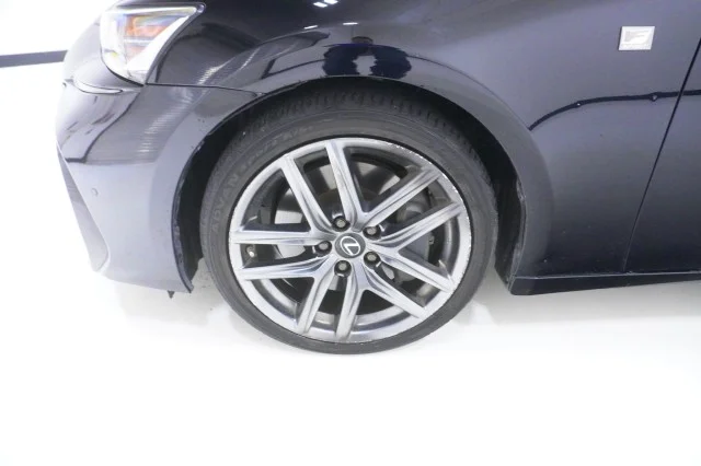 Used 2019  Lexus IS 300 F SPORT image 10