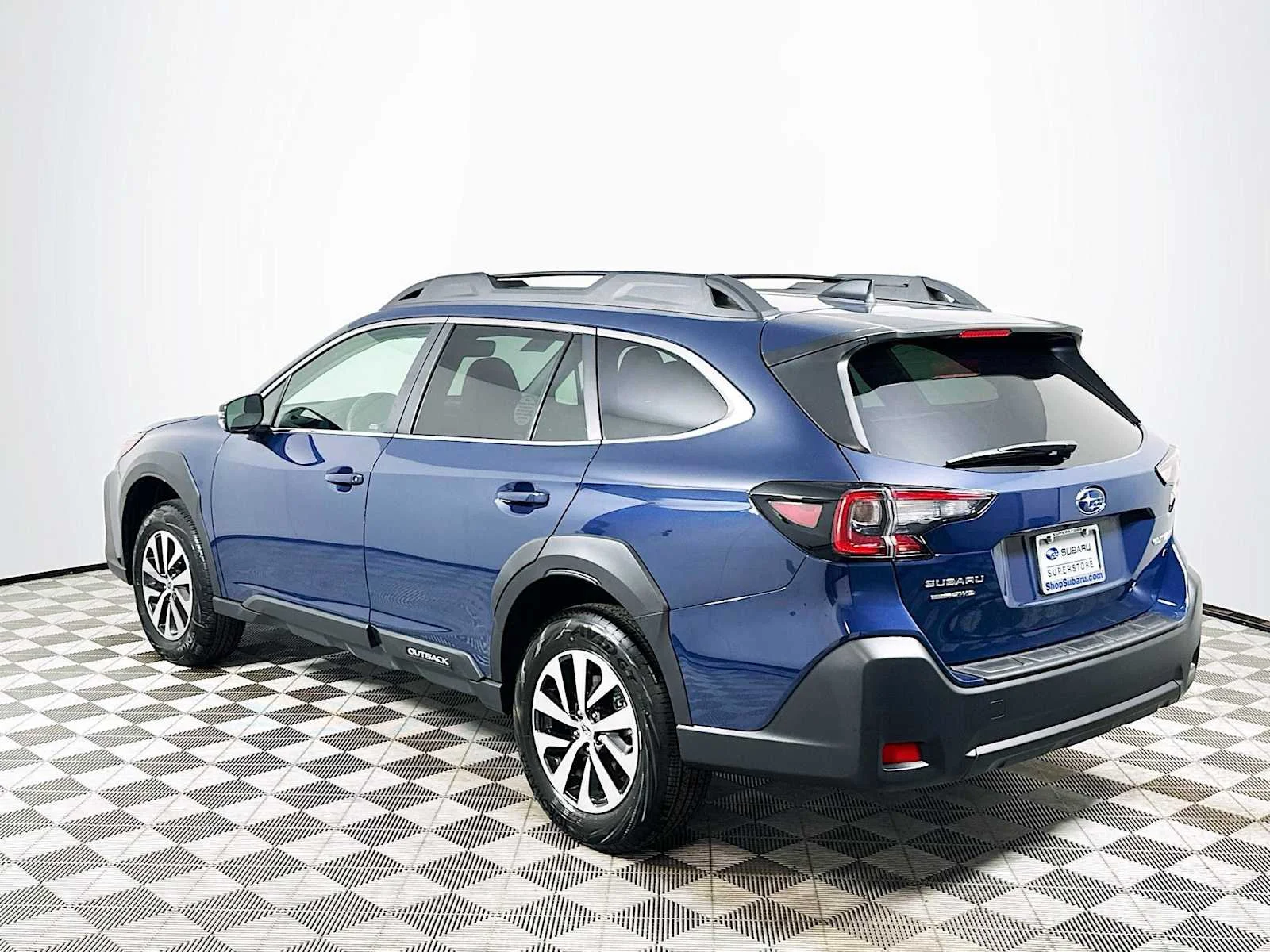 Used 2025 Cosmic Blue Pearl Subaru Premium image 5