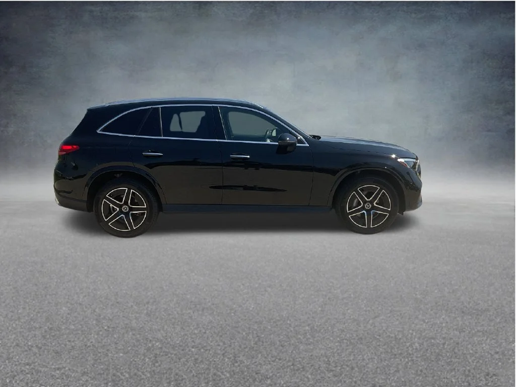 Used 2025 Black Mercedes-Benz GLC 300 image 8