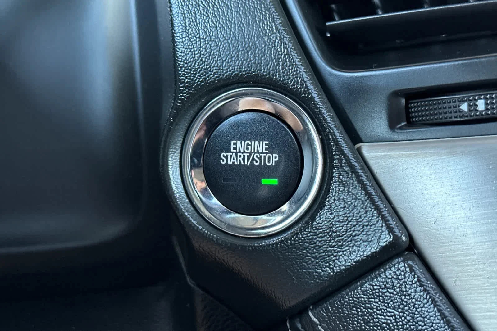 Used 2018 Quicksilver Metallic GMC Denali image 24