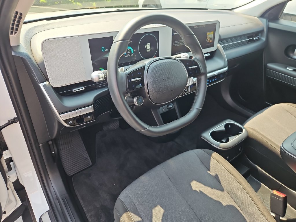 Used 2024 Atlas White Hyundai SE image 13